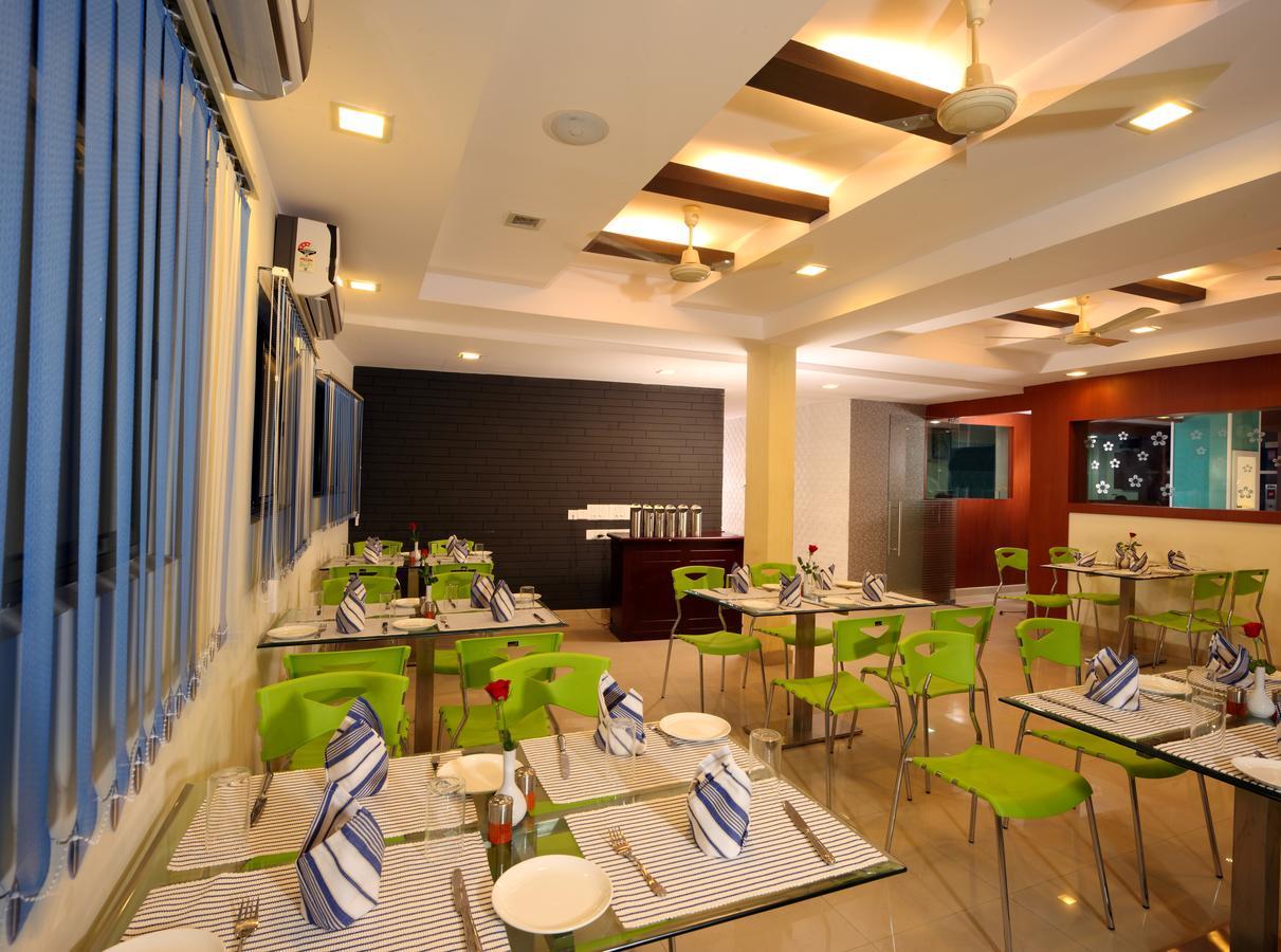 Hotel Green Dreams Kochi Exterior photo